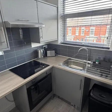 Kehoe'S Suite Near Etihad Stadium & Coop Live Arena Sleeps 4-3
